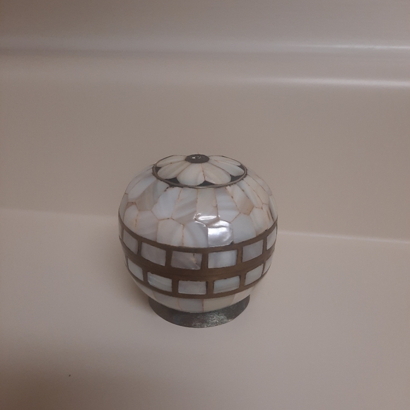 Vintage trinket boxes - Picture 11 of 12